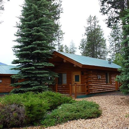 Silverwolf Log Chalets Coram المظهر الخارجي الصورة