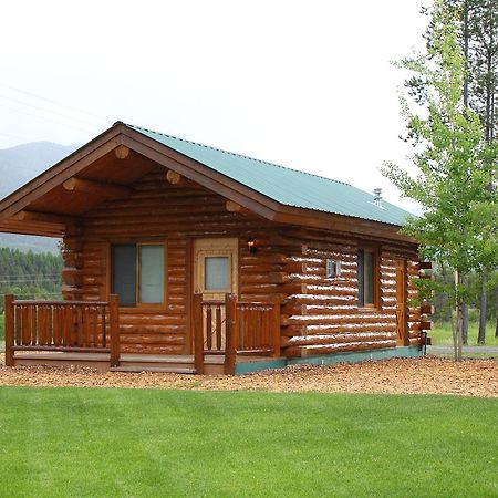 Silverwolf Log Chalets Coram المظهر الخارجي الصورة