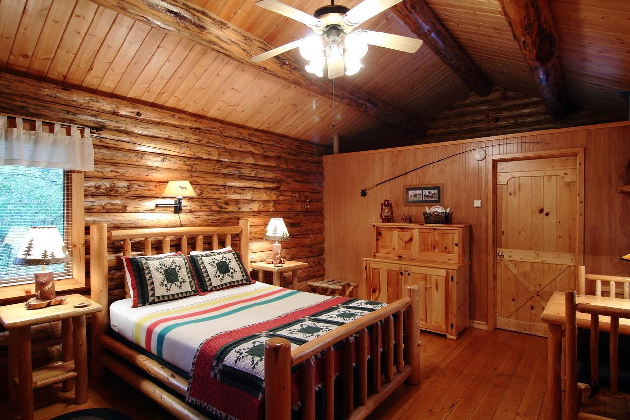 Silverwolf Log Chalets Coram المظهر الخارجي الصورة